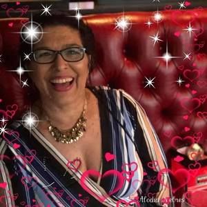 Meet your Posher, Lorie